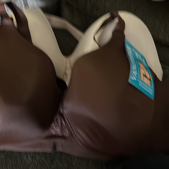 4 Vanity Fair lightly padded bras 3 NWT and 1 just tried on but no tags - Picture 3 of 5